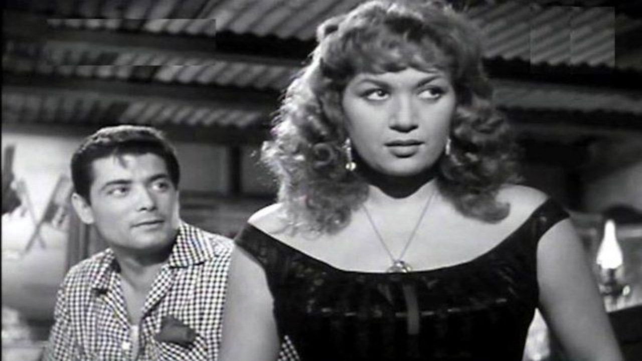 امرأة في الطريق