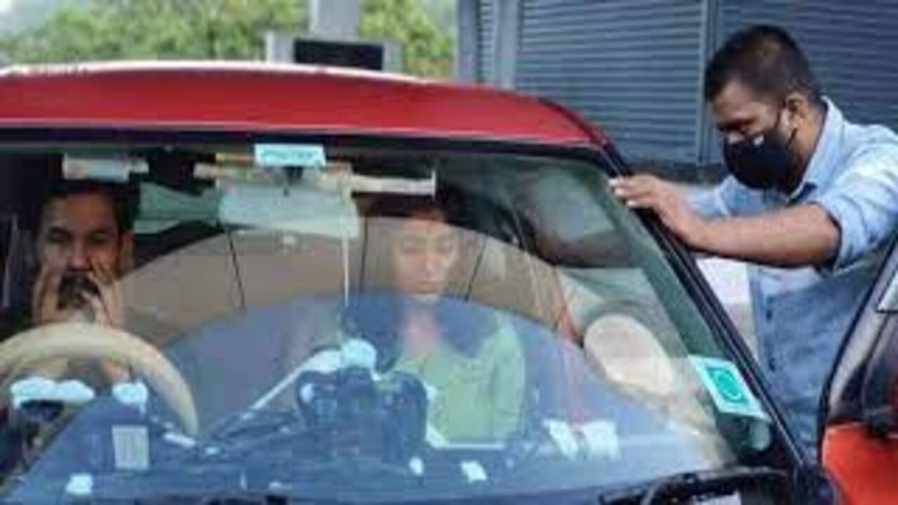 സന്തോഷത്തിന്റെ ഒന്നാം രഹസ്യം