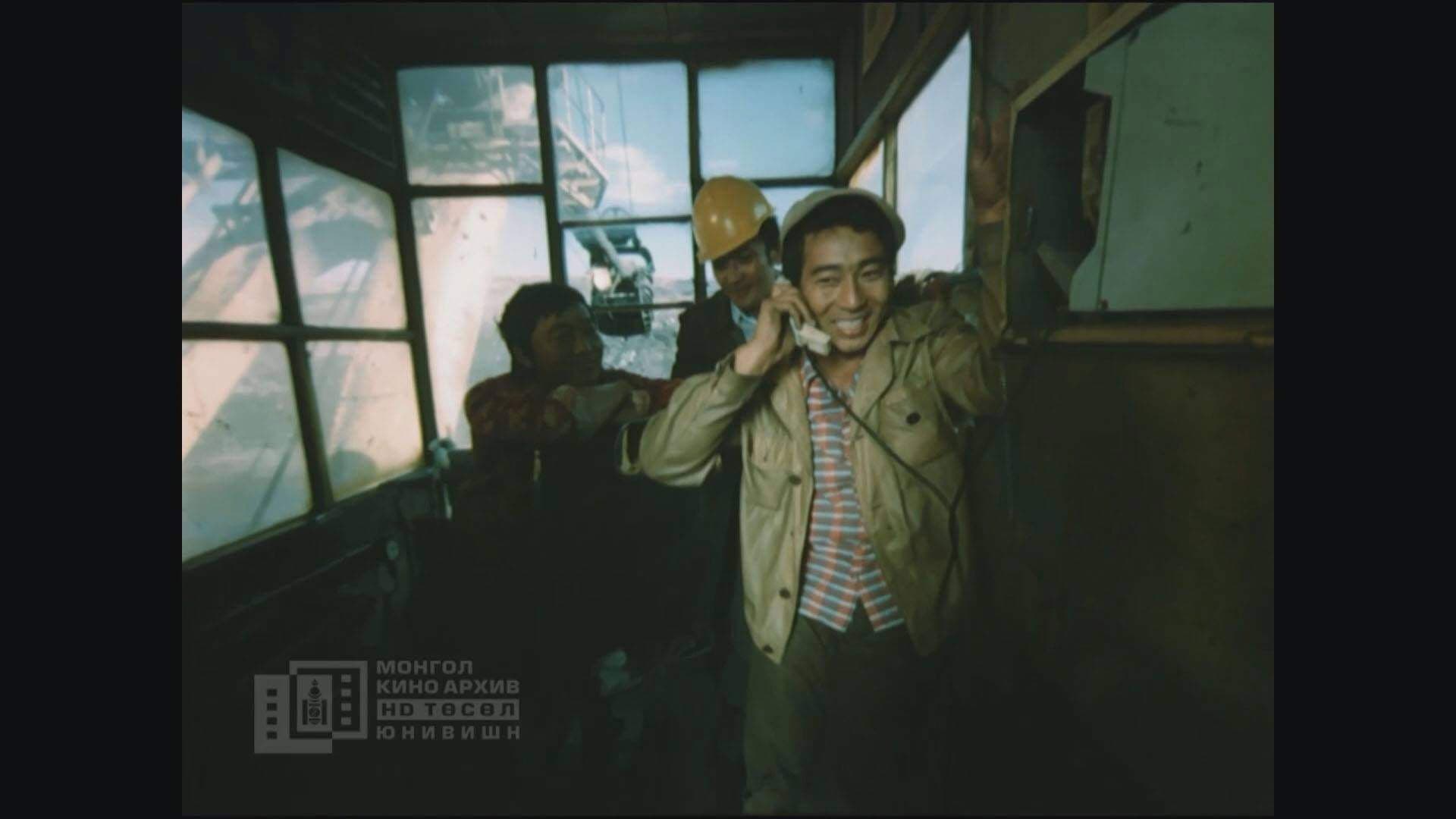 Гэрлэж амжаагүй явна