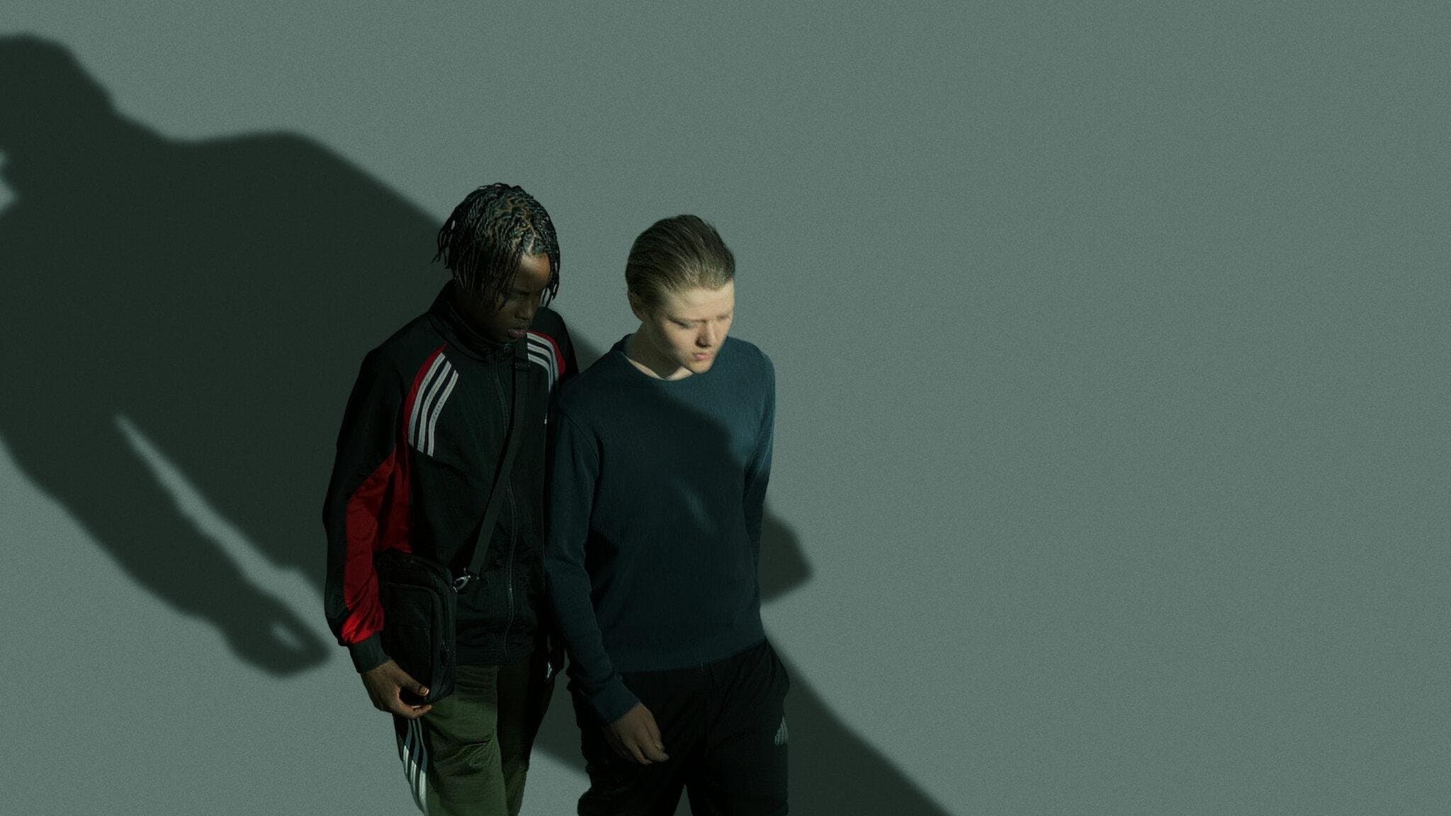 Mit zitternden Händen