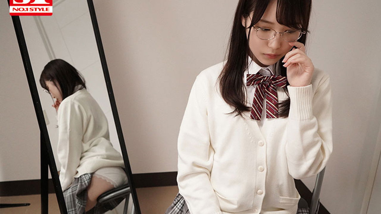 普段は物静かな教え子が俺の前だけでは確信犯的にパンチラ誘惑してくる