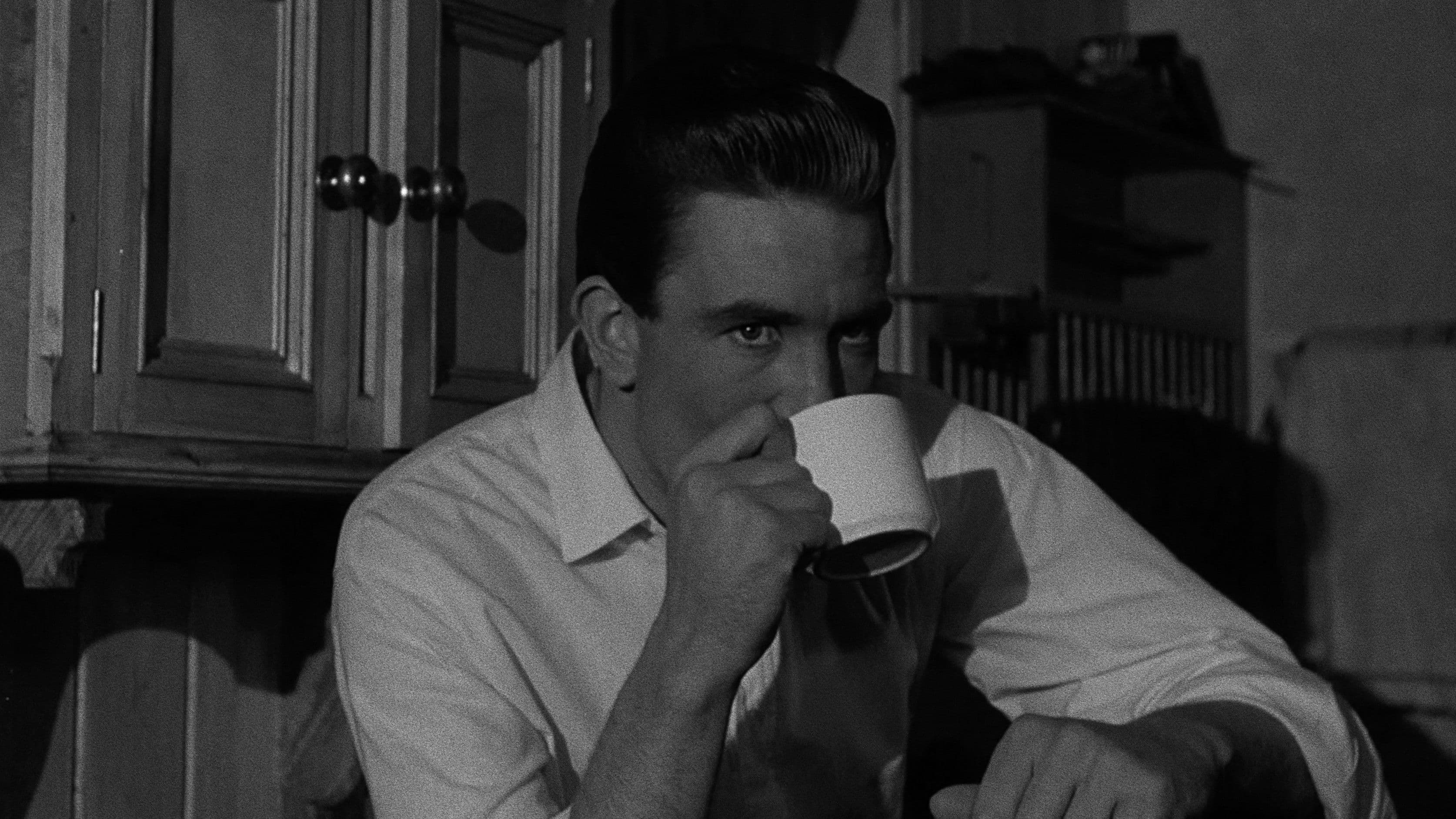 Griff aus dem Dunkel