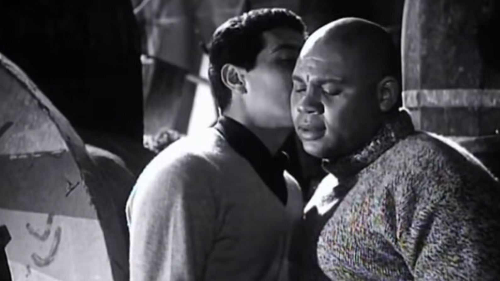 شاطئ الأسرار