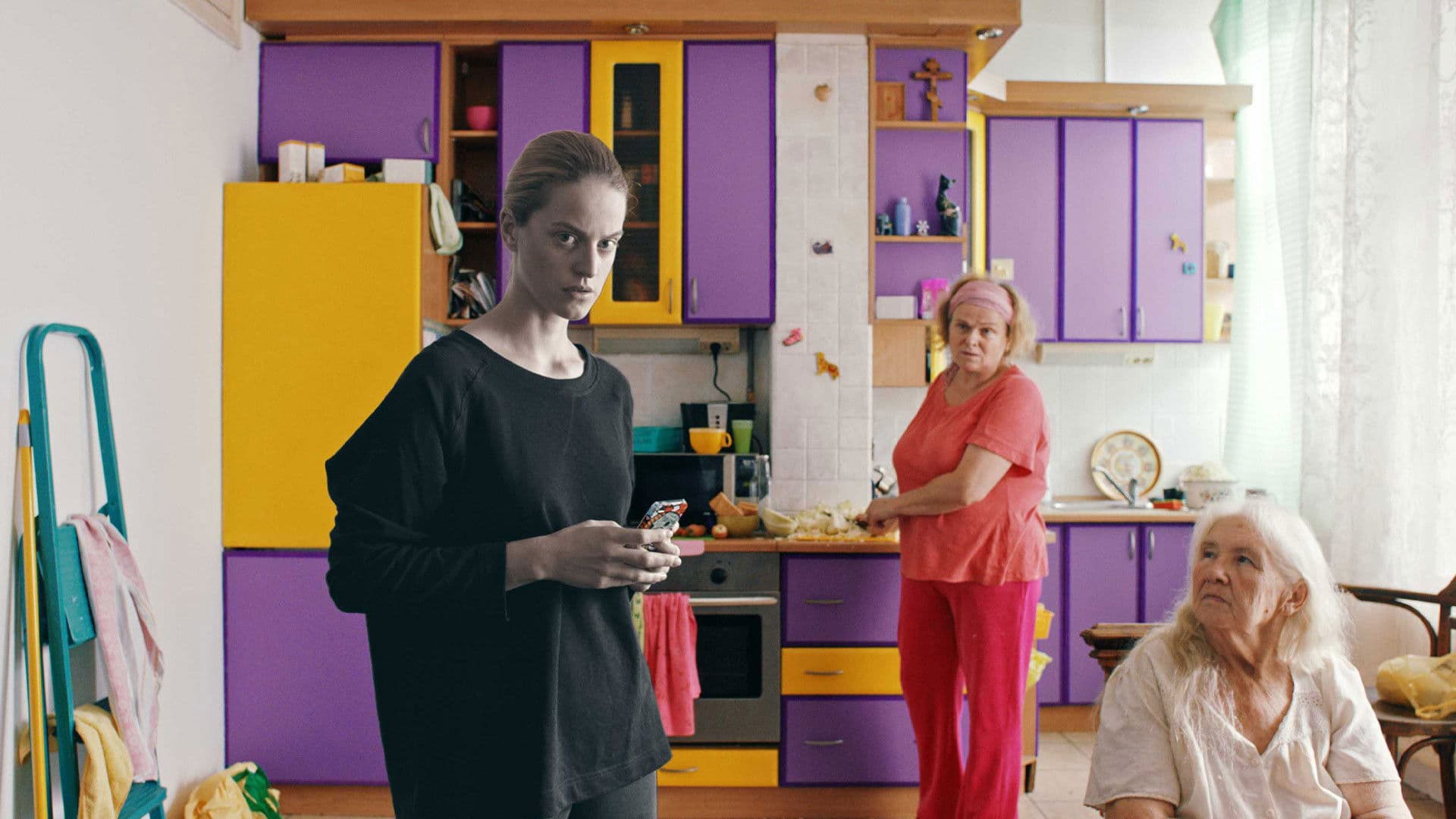 Знебарвлена