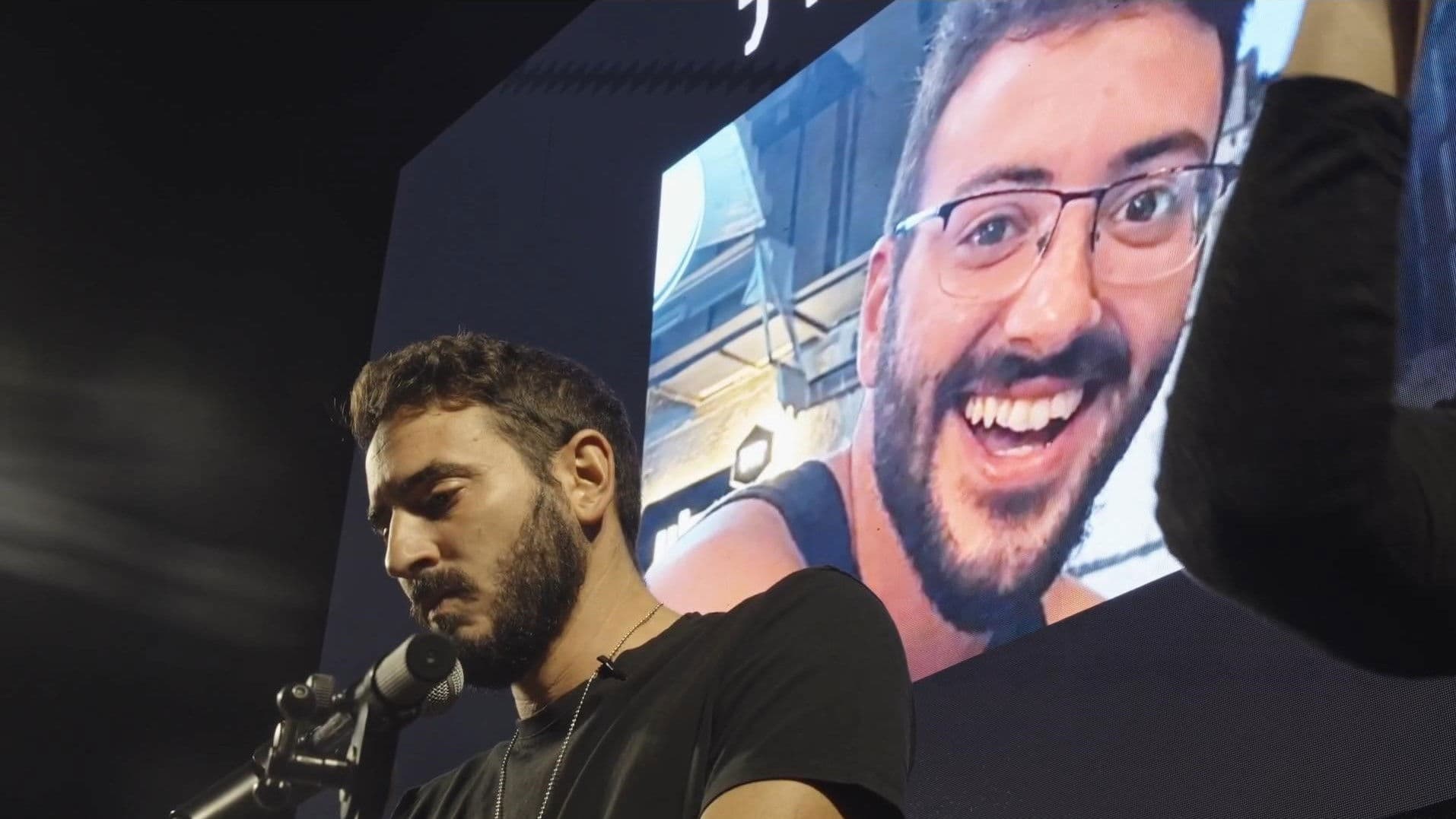 אלון אח שלי גיבור