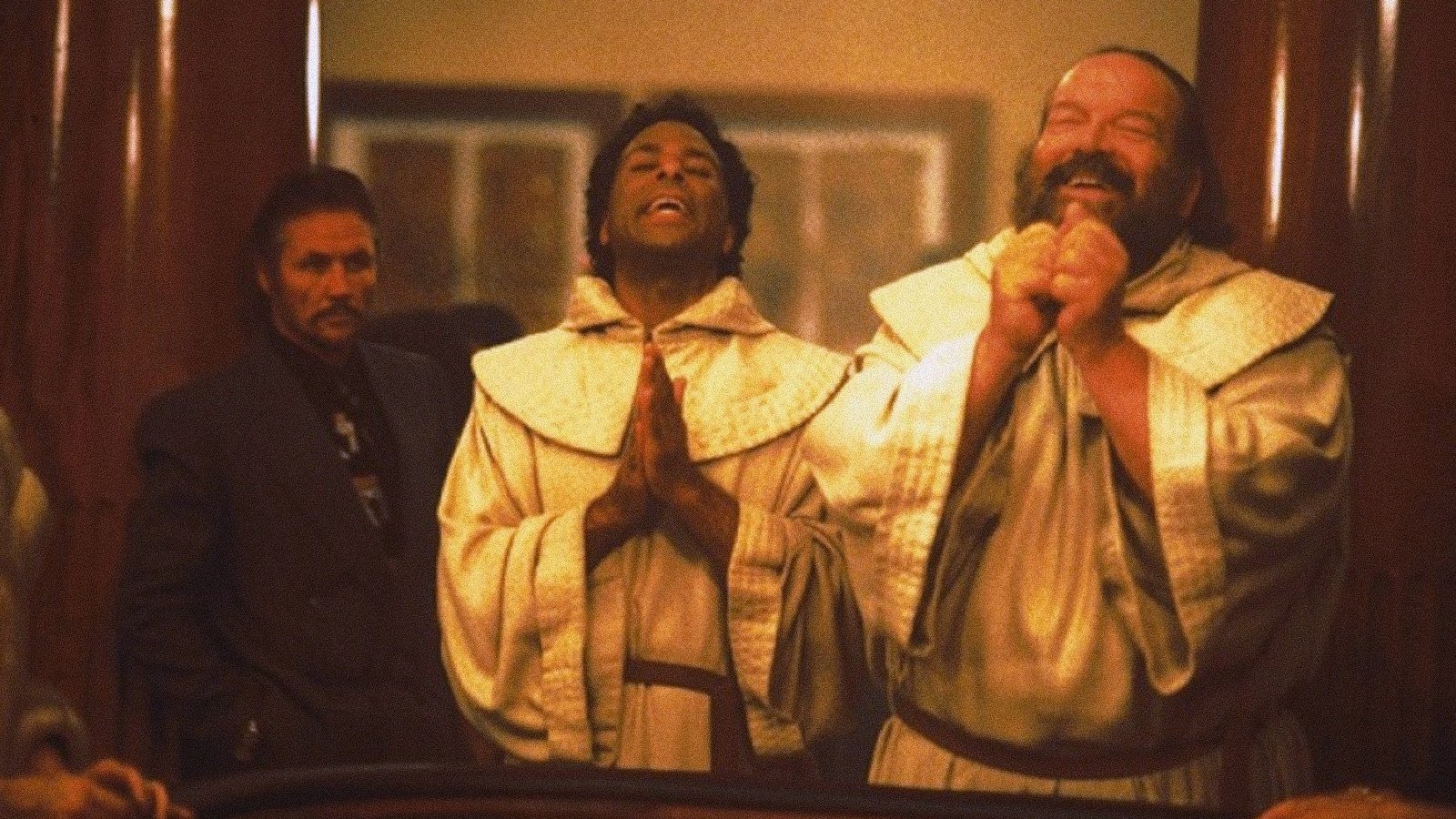 Zwei Engel mit vier Fäusten