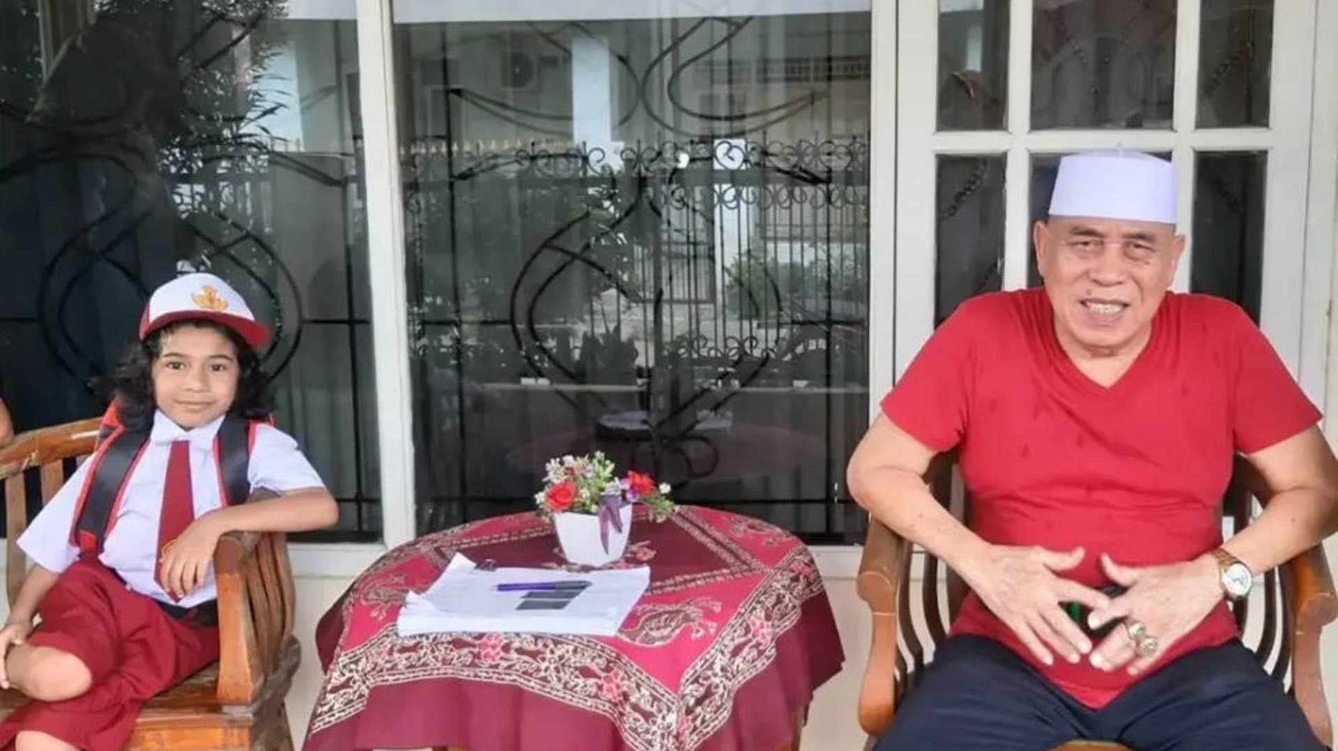 Jangan Panggil Gue Pak Haji