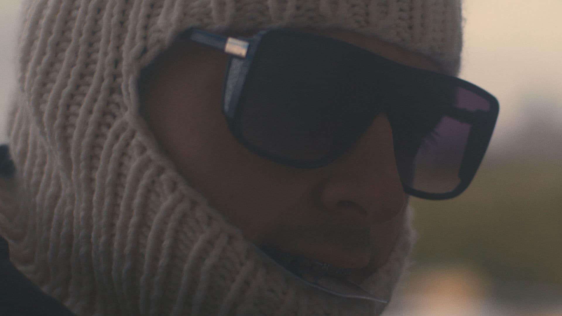 Привычка нюхать пальцы