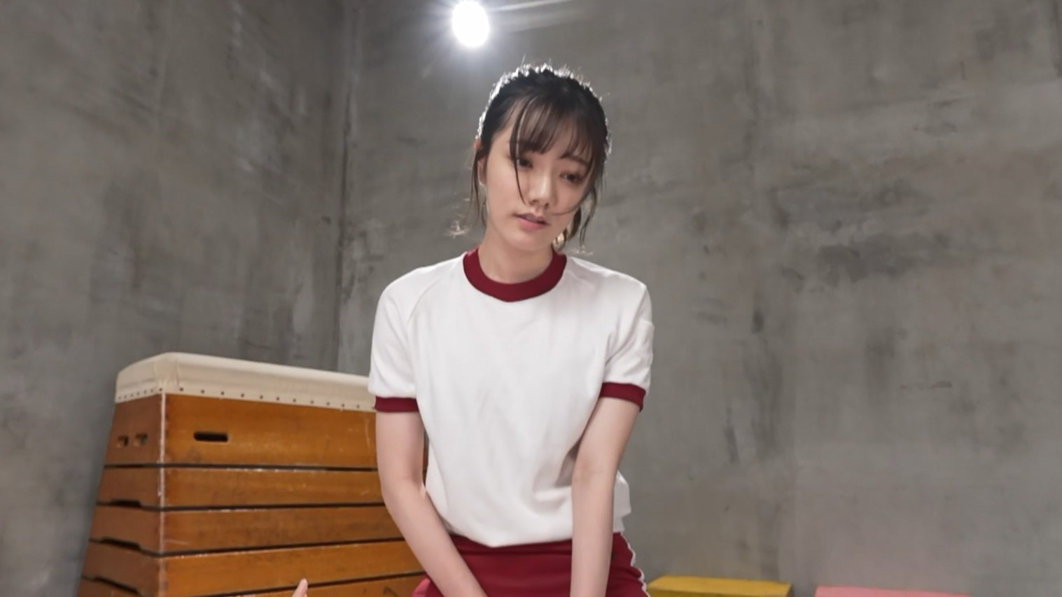 MIDV-284 生意気な幼なじみの後輩と5日間のツンデレ同棲生活 宮下玲奈