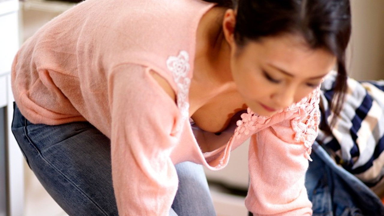 毎朝ゴミ出し場ですれ違う浮きブラ奥さん 神納花