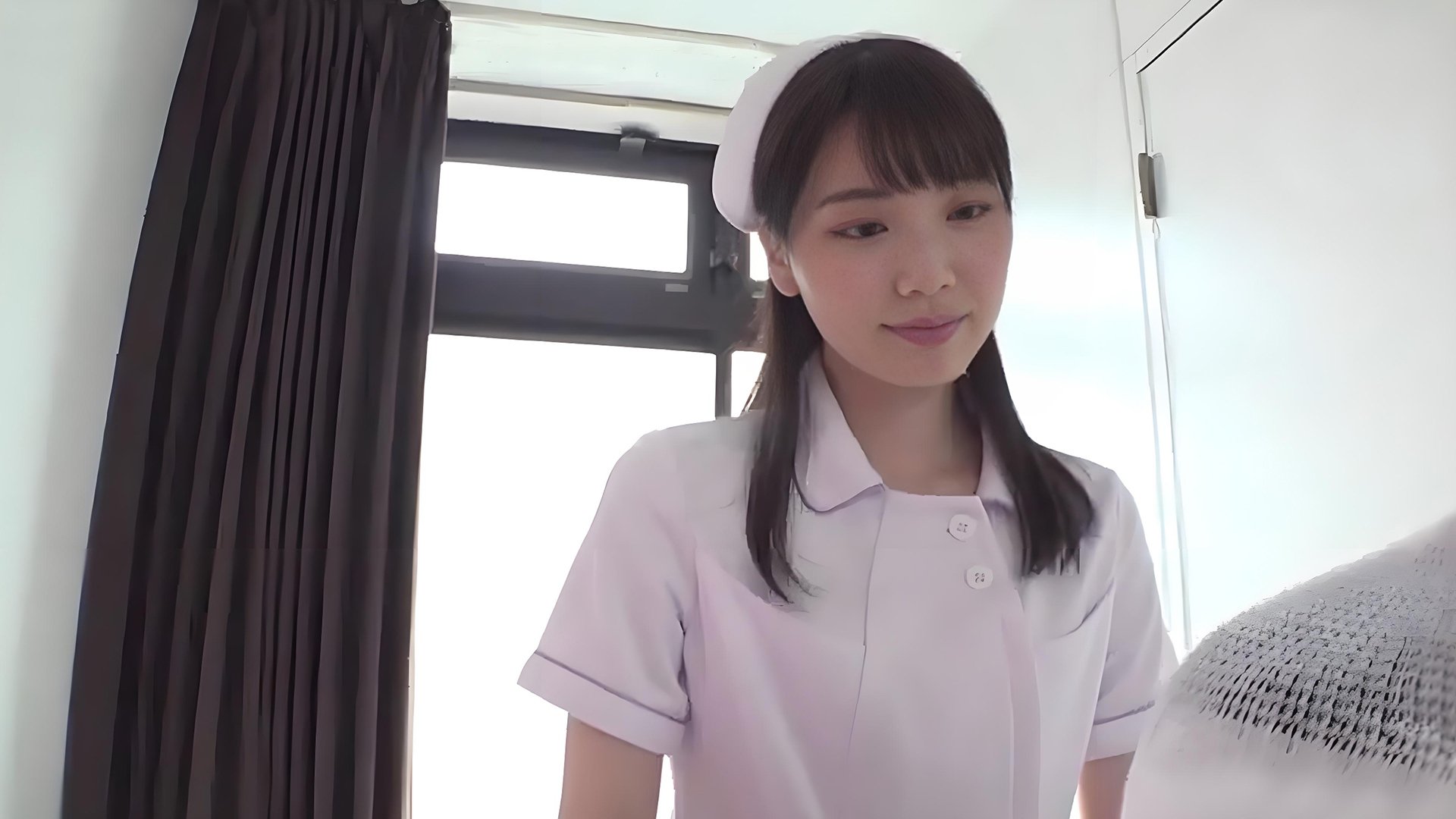 ヨダレ…だらだら…ナースの…接吻とSEXで…痴女られる！。 石川澪