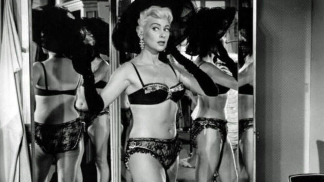 Nathalie spielt Geheimagentin