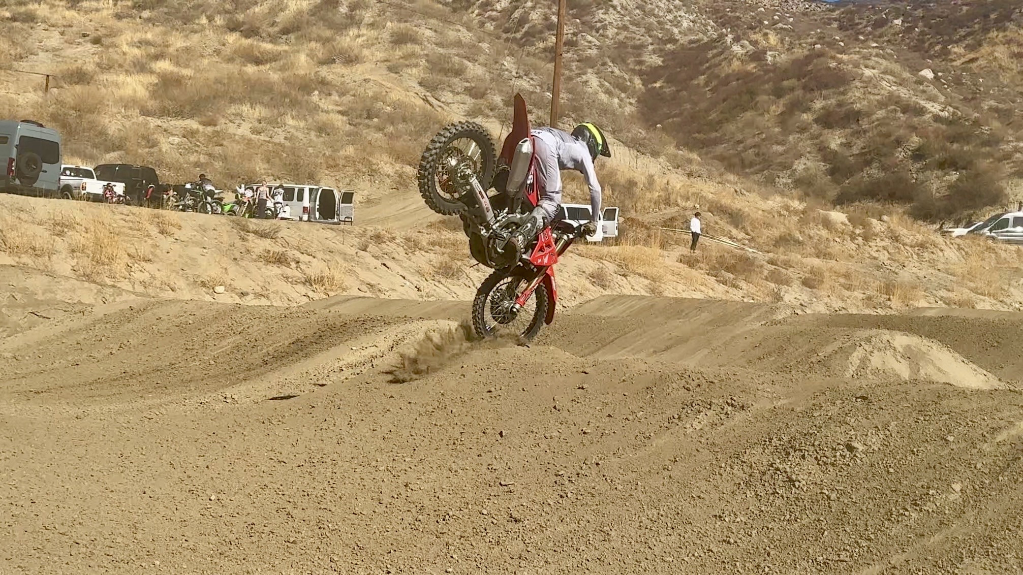 Big Crash Before Glendale! - Baz in SoCal