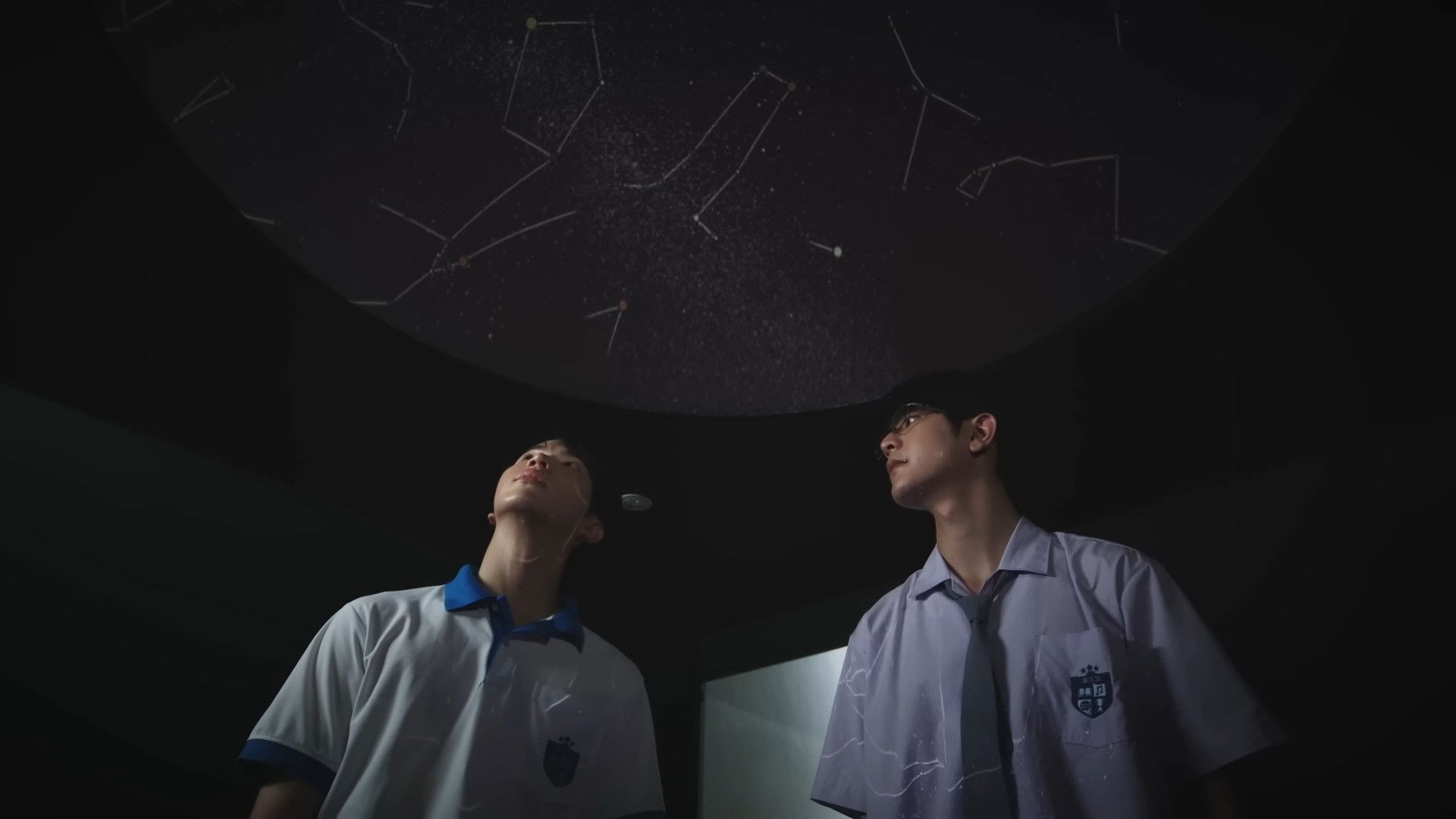 แรงโน้มถ่วงระหว่างเรา