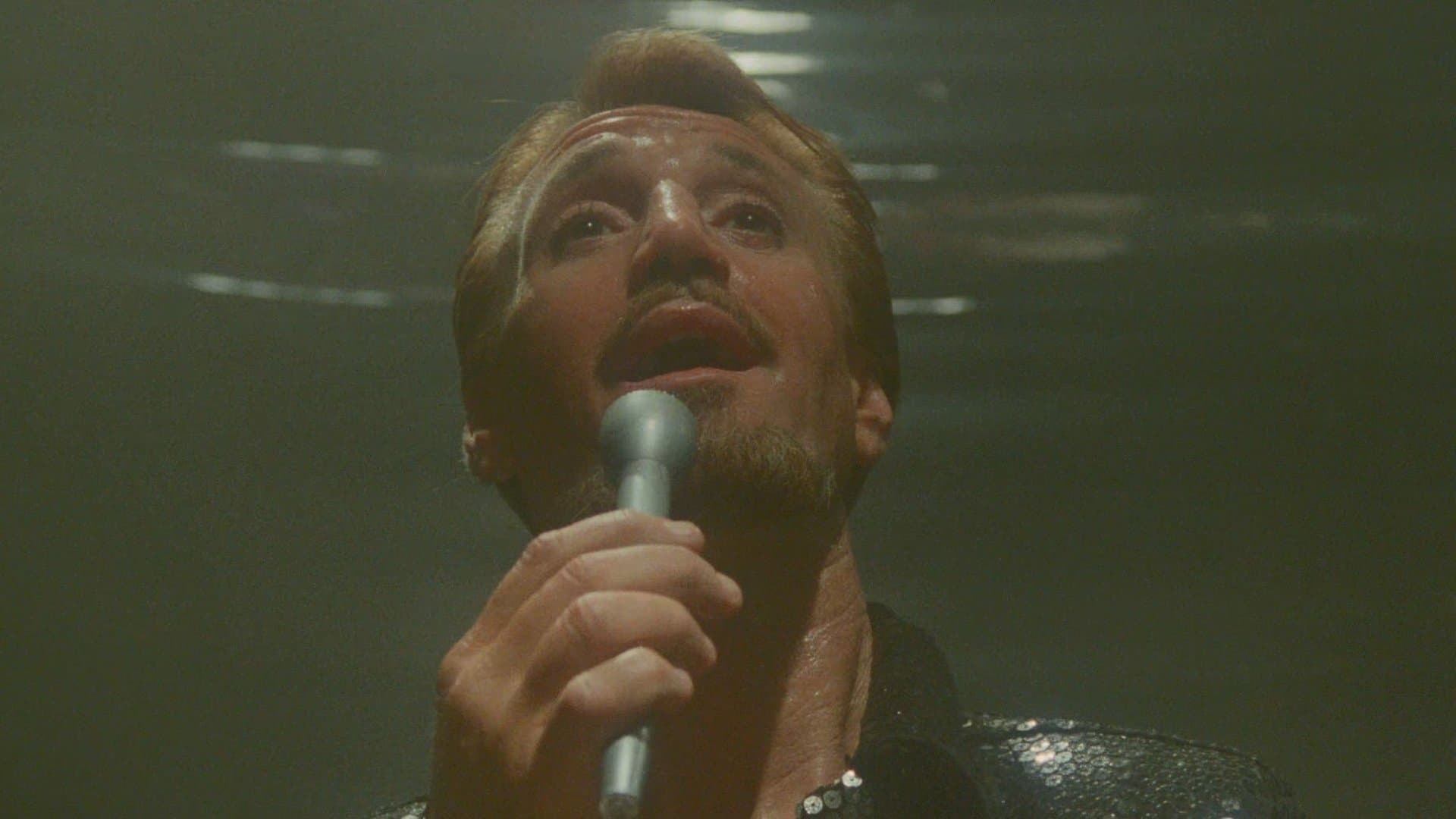 Hinter dem Rampenlicht