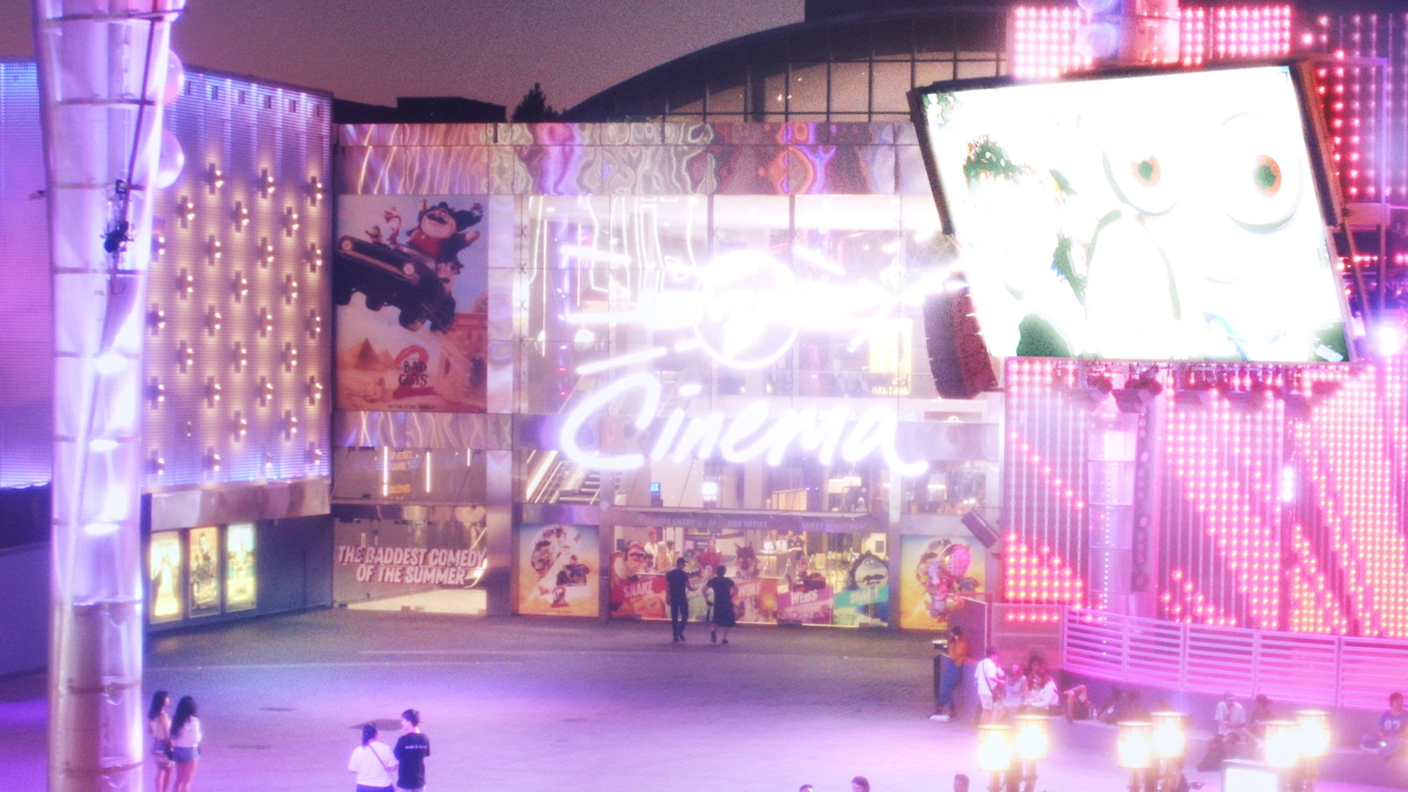 Aaron and His Dad Try to Find Closure & Lucy Celebrates Andie’s Birthday at Universal CityWalk Hollywood