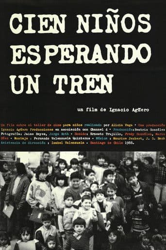Cien niños esperando un tren