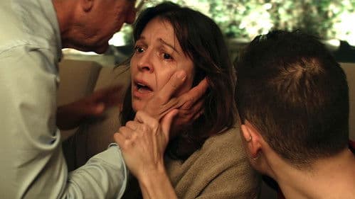 Under The Rose Bild 5