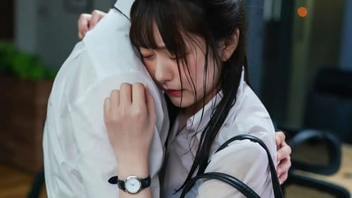 ゲリラ豪雨の夜に憧れの女上司と会社で2人きり…帰れなくなった僕らは朝までSEXしまくった 青空ひかり Bild 1