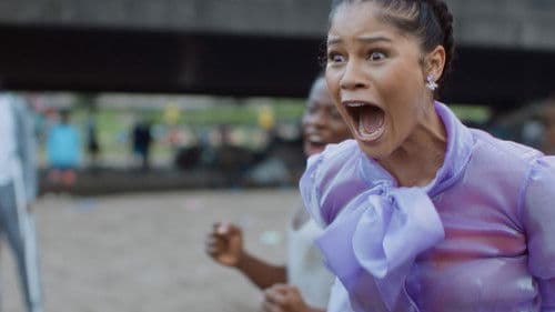 When Love Strikes Bild 2