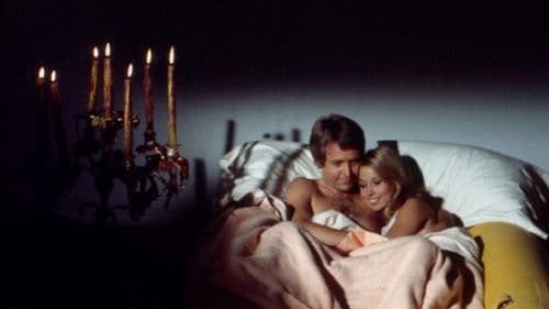 Gidget Gets Married Bild 1