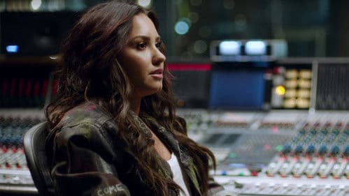 Demi Lovato: Simply Complicated Bild 5