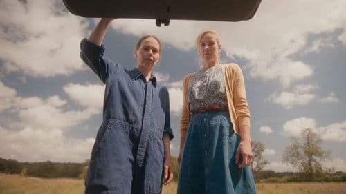 Portraits of Dangerous Women Bild 1