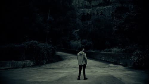 Bajo el silencio Bild 1