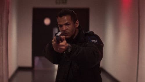 Indemnity - Die Jagd nach der Wahrheit Bild 4