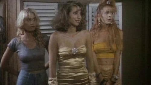 Assault of the Killer Bimbos Bild 6