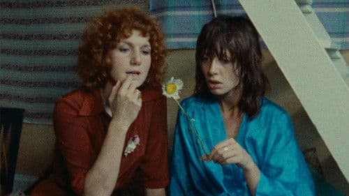 Céline und Julie fahren Boot Bild 1