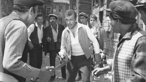 Karakolda Ayna Var Bild 1