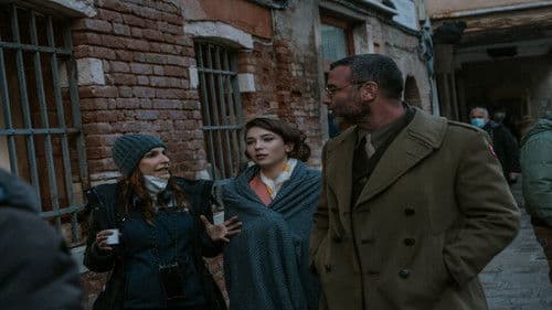 Across the River and into the Trees Bild 8