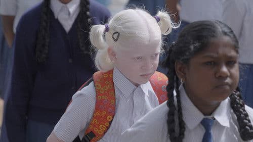 Bird of a Different Feather Bild 3