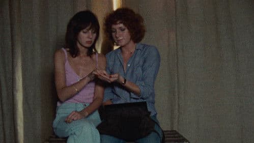 Céline und Julie fahren Boot Bild 2