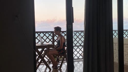 Mulher na Varanda Bild 1