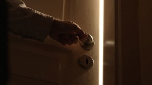 Minuit derrière l'église Bild 8