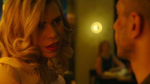 City of Tiny Lights Bild 8