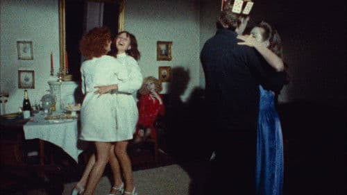 Céline und Julie fahren Boot Bild 6