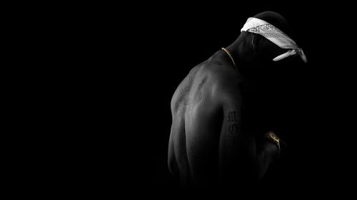 All Eyez on Me Bild 3
