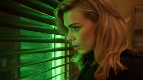 City of Tiny Lights Bild 6