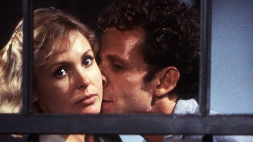 Strangers Kiss Bild 2