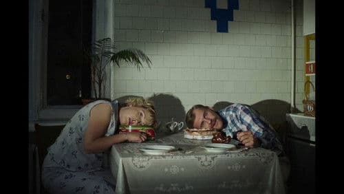 Int. Kitchen. Night Bild 1