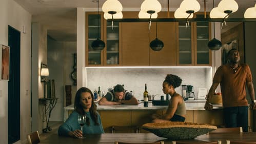 Leave the World Behind Bild 1