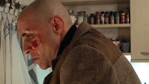 Under The Rose Bild 2