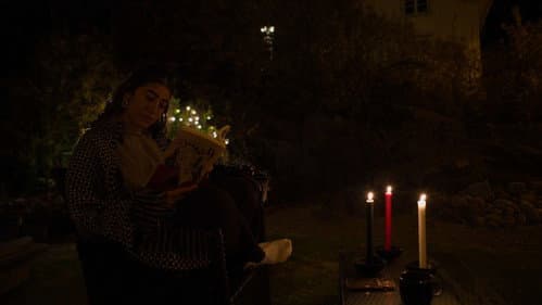 Watching my country crash at 2am Bild 1