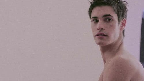 Close to His Chest Bild 3