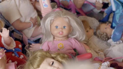 Edith Gibson has 3000 Dolls Bild 3