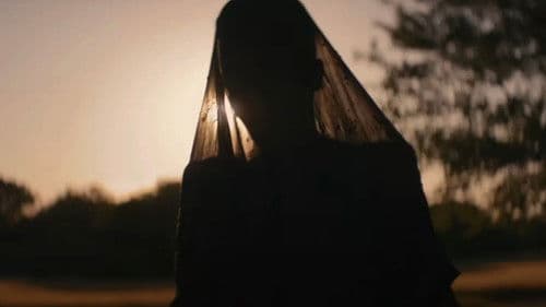 The Woman in the Yard Bild 5