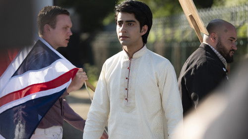 Blinded by the Light Bild 8